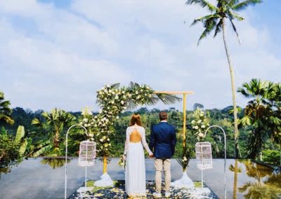 Esküvő dzsungel mellett – Kupu Kupu Barong Hotel